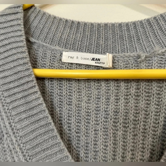 Rag & Bone Ivy Merino wool sweater with side ties gray v neck - Picture 3 of 6
